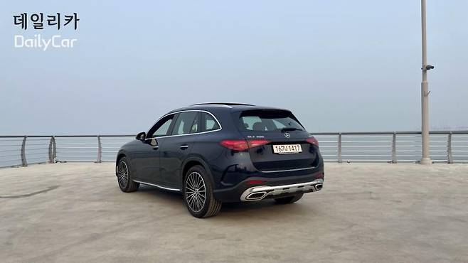 메르세데스-벤츠 GLC300 4MATIC