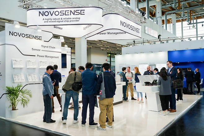 노보센스는 지난 5월 7일부터 나흘간 독일 뉘른베르크에서 열린 'PCIM 2025 전시회 및 컨퍼런스'에 부스를 마련해 참가했다. 노보센스 독일 현장 부스.
