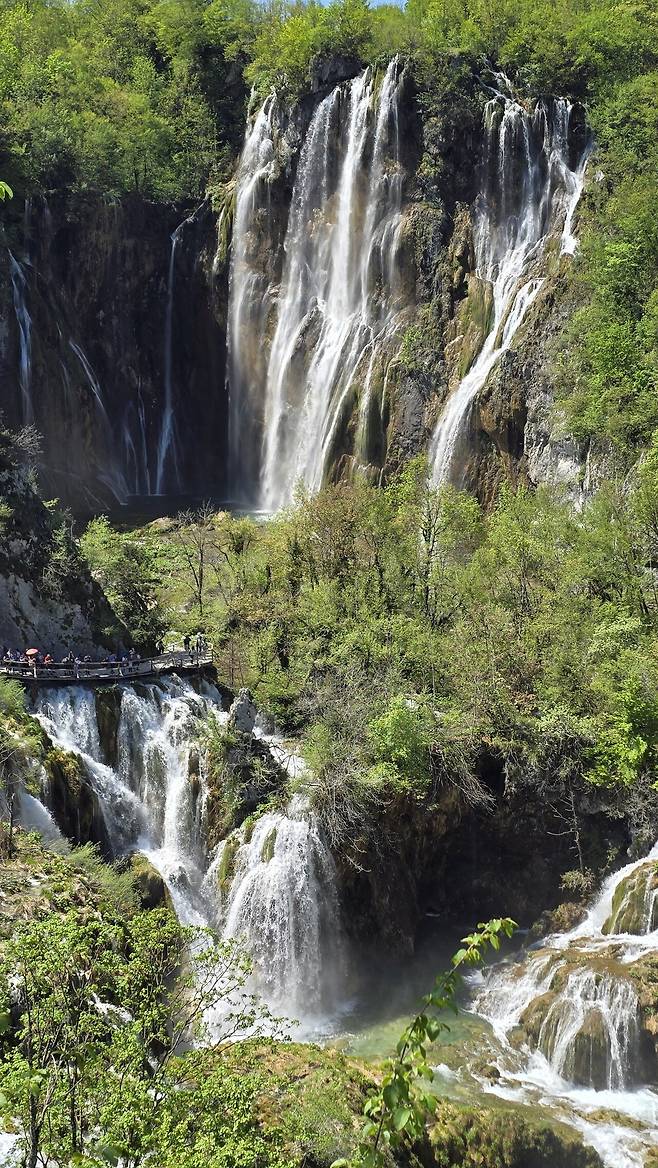20250430_122907.jpg 꽃보다누나, 왕좌의 게임 그리고 모드리치의 나라