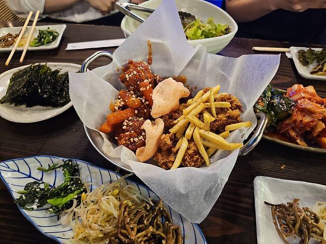 20250611_191246.jpg 도쿄 한국요리 먹으러 왔는데 왜 형님이 거기서 나와요...jpg