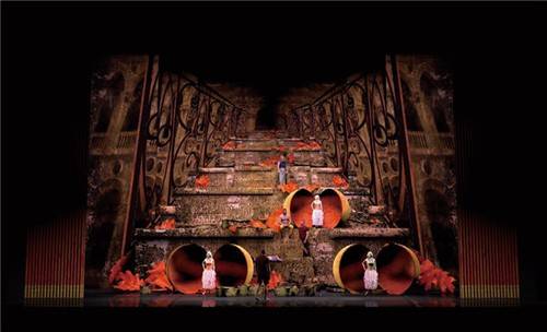 국립오페라단이 국내 초연하는 ‘세 개의 오렌지에 대한 사랑’의 무대 디자인. 과일과 채소로 인물 초상화를 그렸던 이탈리아 화가 주세페 아르침볼도의 작품에서 영감을 받았다.    국립오페라단