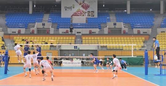 11일 남성고-대전중앙고 8강전. [한국중고배구연맹 제공]