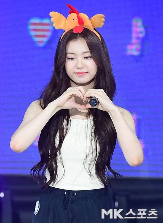 걸그룹 르세라핌 출신 김가람이 신생 연예기획사 모덴베리코리아와 전속계약을 논의했다며 복귀 움직임설이 제기된 가운데, 해당 기획사가 이를 부인했다. 사진=MK스포츠