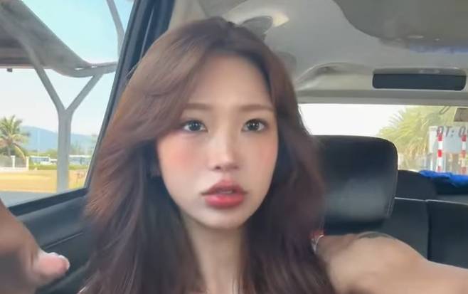 자신을 키워준 이모할머니와 베트남으로 여행간 고 최진실 딸 최준희가 마음 속 이야기를 털어놨다. [사진출처 = 유튜브 채널 ‘준희’ 영상 캡처]