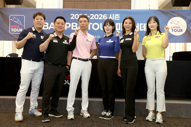 2025-26시즌을 앞둔 당구스타 6인이 새 시즌을 앞둔 포부를 드러냈다. 사진은 11일 서울 중구 프레스센터에서 열린 2025-26시즌 PBA-LPBA 투어 미디어데이 행사에 참석한 강동궁과 조재호, 최원준, 서한솔, 김가영, 김상아(왼쪽부터)의 모습. /사진=프로당구협회(PBA) 제공
