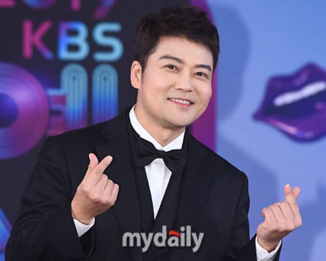 전현무가 엄마한테 설거지를 시킨다고 밝혀 출연자들을 놀라게 했다. / 마이데일리 DB