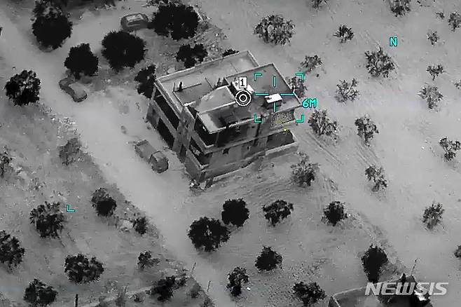 [이들리브=AP/뉴시스] 이란 정부가 테러 혐의로 유죄 판결을 받은 이슬람 극단주의 조직 이슬람국가(ISIS) 조직원 9명을 10일(현지 시간) 처형했다고 이란 언론이 보도했다. 사진은 미국 국방부가 2022년 2월3일 공개한 시리아 북서부 이들리브주 ISIS 거점 모습. 2022.02.04.