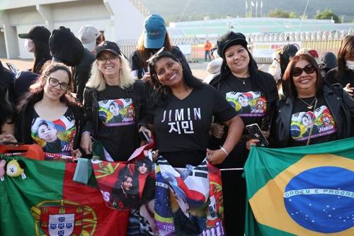 MUSIC-BTS/MILITARY BTS fans wait for BTS members Jungkook and Jimin who are set to be discharged from South Korea?s mandatory military service, in Yeoncheon, South Korea, June 11, 2025.   REUTERS/Kim Hong-Ji  <Copyright (c) Yonhap News Agency prohibits its content from being redistributed or reprinted without consent, and forbids the content from being learned and used by artificial intelligence systems.>