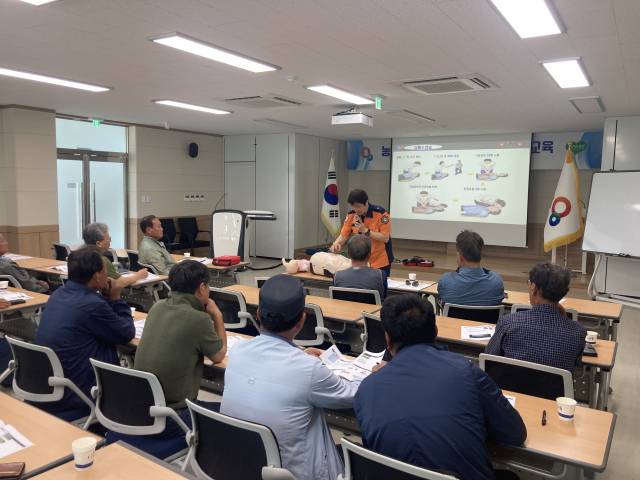 ▲양양군은 농업인의 안전의식을 제고하고 농작업 재해를 예방하기 위해 ‘2025년 농업인 안전실천 역량강화 교육’을 오는 12일부터 13일까지 이틀간 농업기술센터 1층 교육장에서 실시한다. ⓒ양양군