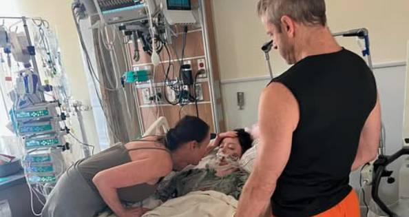 미국 애리조나주의 10대 소녀가 틱톡에서 유행하는 ‘크로밍 챌린지’를 하다가 뇌사 상태에 빠졌다. 페이스북 캡처