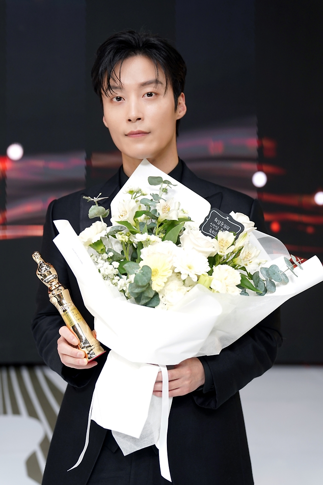 허남준. 에이치솔리드