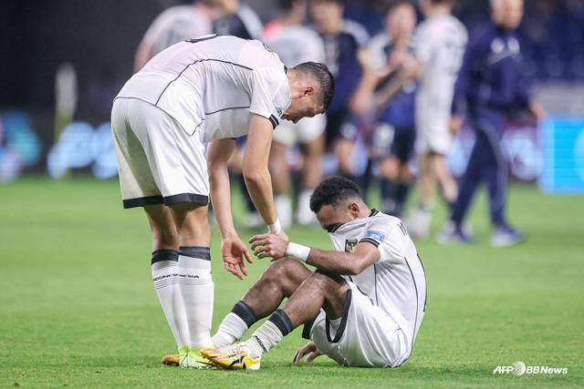 좌절하는 인도네시아 선수들. /AFPBBNews=뉴스1