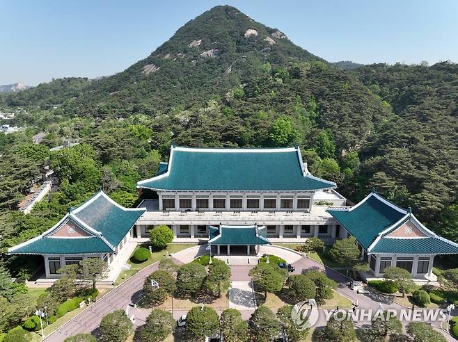 청와대 (서울=연합뉴스) 김도훈 기자 = 청와대 본관 모습. 2023.5.9 superdoo82@yna.co.kr