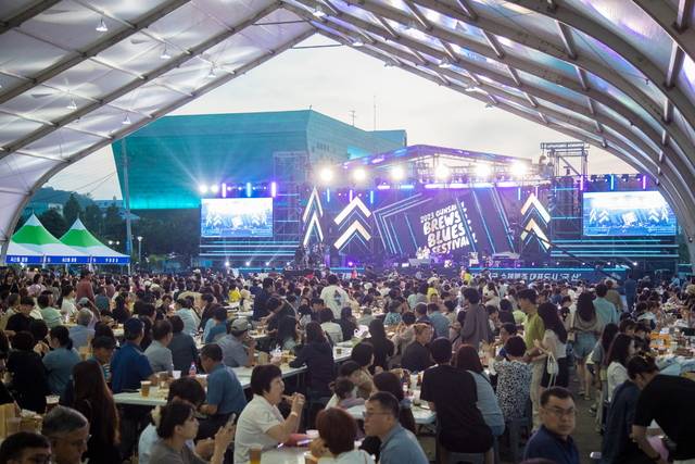 ‘2025 군산 수제 맥주&블루스 페스티벌’이 오는 20일부터 22일까지 3일간 근대역사박물관 일원에서 펼쳐질 예정이다./사진제공=군산시