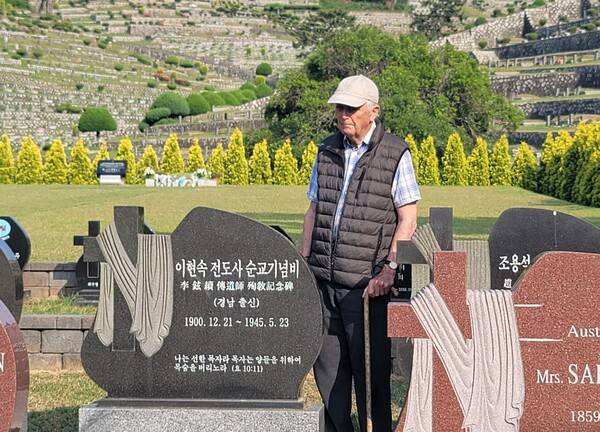 패티슨 의사는 이번 방문 일정을 모두 마치고 13일 출국한다. /가포교회