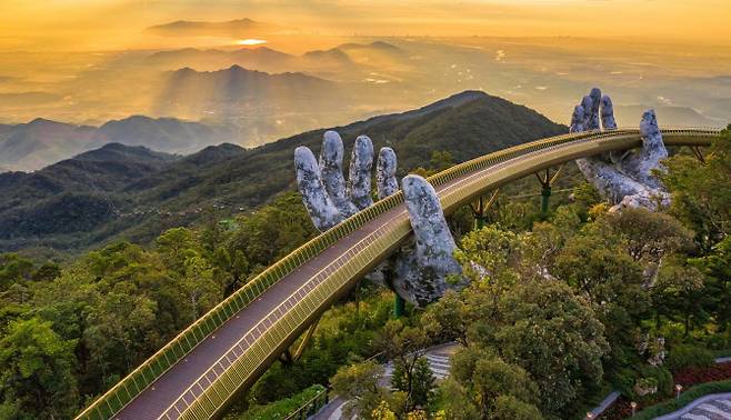 베트남 다낭의 골든 핸즈 브릿지 (사진=호텔스닷컴)