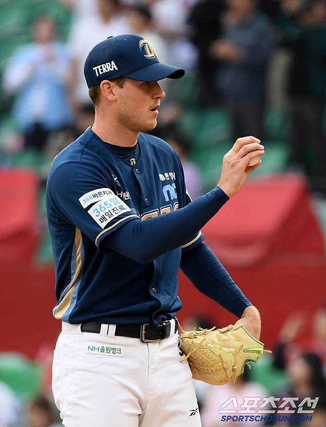 13일 인천 SSG랜더스필드에서 열린 SSG 랜더스와 NC 다이노스의 경기. NC 라일리가 숨을 고르고 있다. 인천=박재만 기자 pjm@sportschosun.com/2025.05.13/