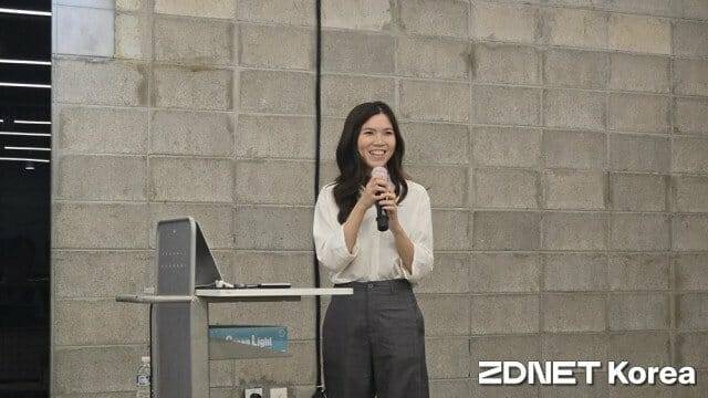 맨디 팬 얀고애즈 비즈니스 개발 매니저가 12일  ‘Yango Ads Live Seoul 2025’에서 발표하고 있다.