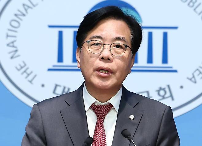 송언석 국민의힘 의원이 12일 오전 서울 여의도 국회 소통관에서 원내대표 출마 기자회견을 하고 있다. 2025.6.12/뉴스1