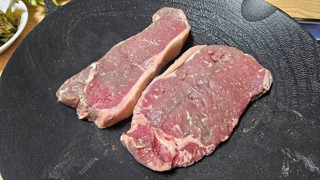 20250611_205910.jpg 저녁 채끝 등심 구워서 한잔