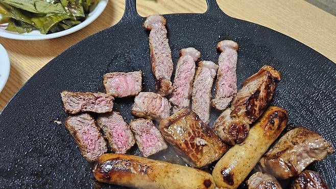 20250611_211526.jpg 저녁 채끝 등심 구워서 한잔