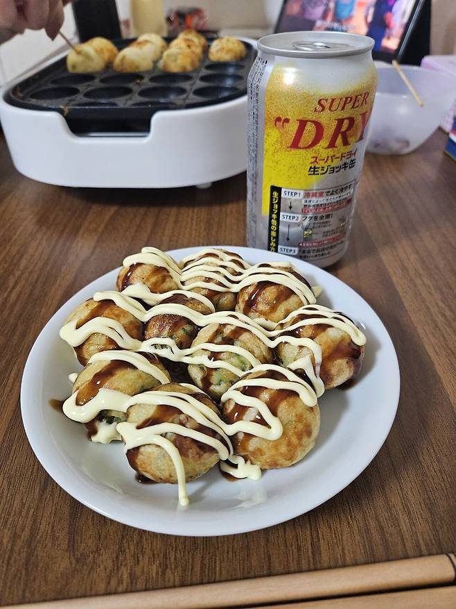 타코야키.jpg 한국간식을 가져가면 얻어먹을 수 있는 평범한 일본의 가정식