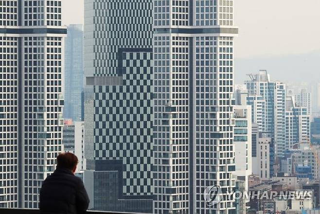 서울 응봉산에서 바라본 성동구 일대 아파트 모습. 연합뉴스