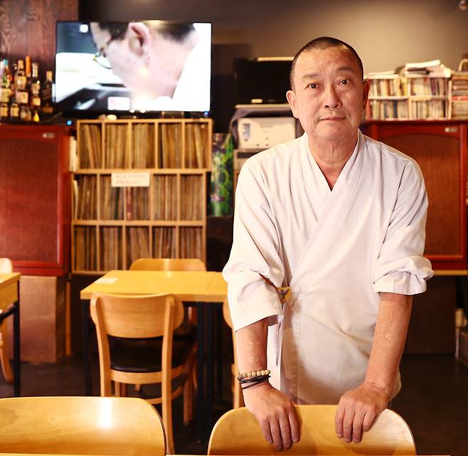 ‘우동선’의 주인이자 요리사인 김장용씨. 박미향 기자