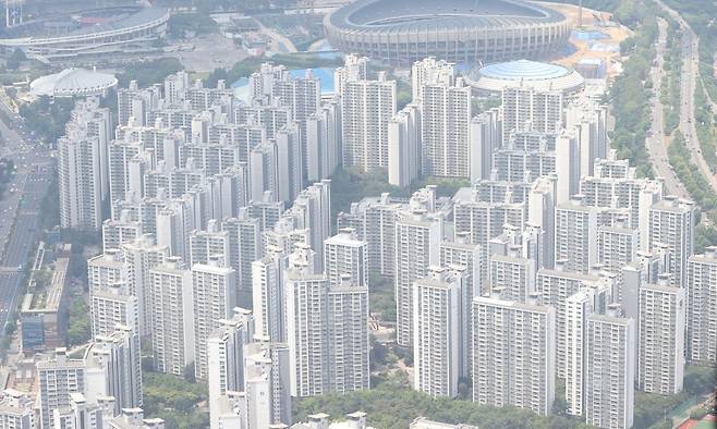 8일 서울 송파구 서울스카이에서 본 일대 아파트. 연합뉴스