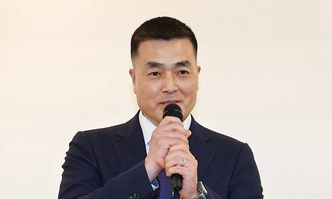 박정훈 전 해병대 수사단장(대령)이 12일 서울 중구 새길기독사회문화원에서 열린 제21회 박종철 인권상 시상식에서 격려사를 하고 있다. 연합뉴스