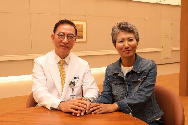 왼쪽부터 전섭 교수, 장한나씨./사진=순천향대천안병원 제공