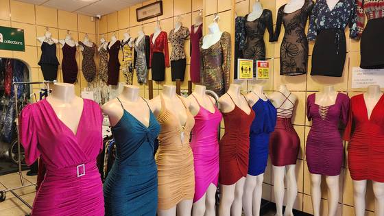 11일(현지시간) 미국 로스앤젤레스(LA) 패션 디스트릭트에 위치한 '자바(Jobber) 시장' 거리가 텅 비었다. 이곳은 LA 한인 사회 경제의 근간이 되는 의류업이 집중된 곳이다. 자바 시장 상점의 상당수는 한인들이 운영하고 있는데, 대대적 체포 작전이 전개되면서 상당수의 히스패닉들이 체포되거나 자취를 감췄다. 로스앤젤레스=강태화 특파원