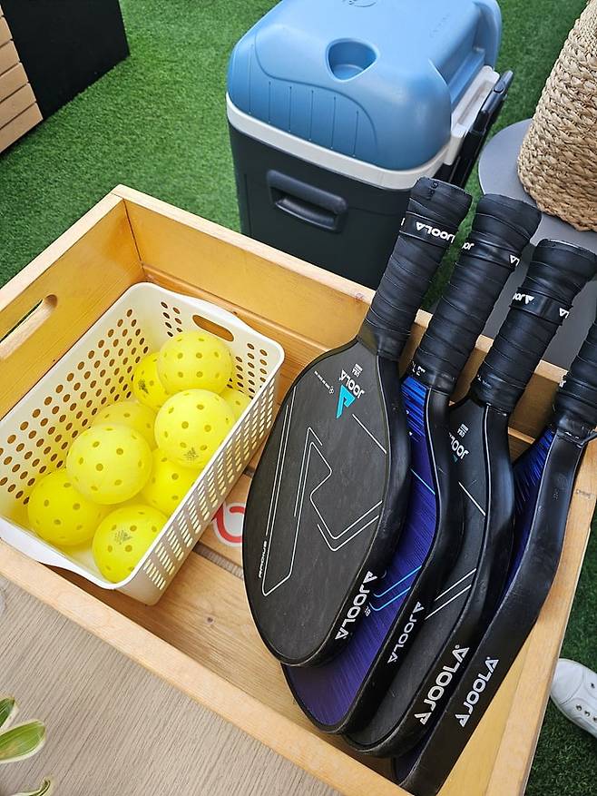 (위)가족 단위 여행객에게 인기 만점인 워터파크 / 한 번 빠지면 헤어 나오기 힘든 피클볼의 매력(사진=정상미)