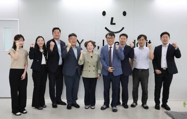 민병주 KIAT 원장(가운데). KIAT 제공