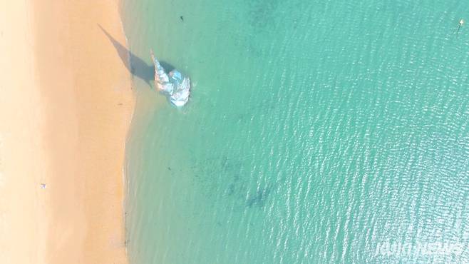 당진에서 일출과 일몰을 동시에 경험하고 해수욕을 즐길 수 있는 왜목해수욕장. 사진=이은성 기자