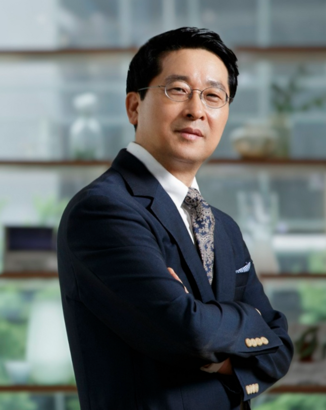 지난달 말 정년을 맞은 박원갑 WM스타자문단 수석 전문위원 [사진 출처 = KB국민은행]
