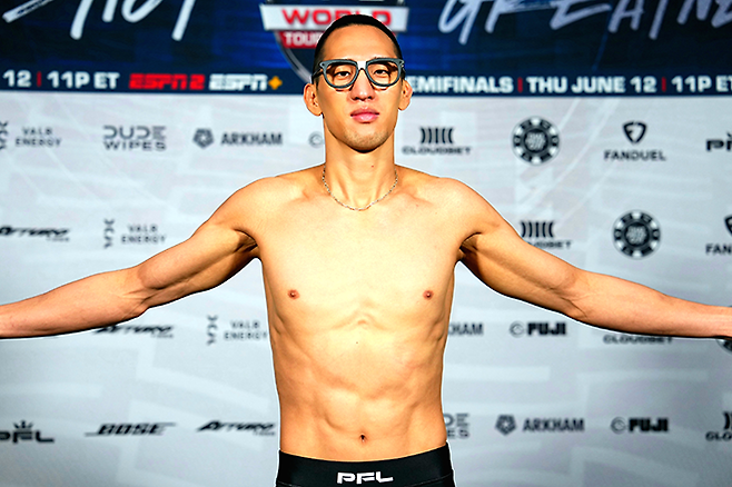 Brave CF 챔피언 결정전 출신 김태균이 2025년 6월 PFL 월드 토너먼트 준결승 페더급 계체를 통과하고 있다. 사진=MMAX Investment Partners, Inc.