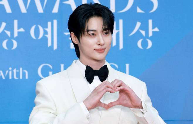 배우 변우석이 자신이 등장하는 꿈을 꾸고 20억원 복권에 당첨된 사연이 화제가 되자, 센스있게 화답했다. 사진은 지난 5월 서울 강남구 코엑스에서 열린 '61회 백상예술대상' 레드카펫에 참석한 배우 변우석. /사진=뉴스1