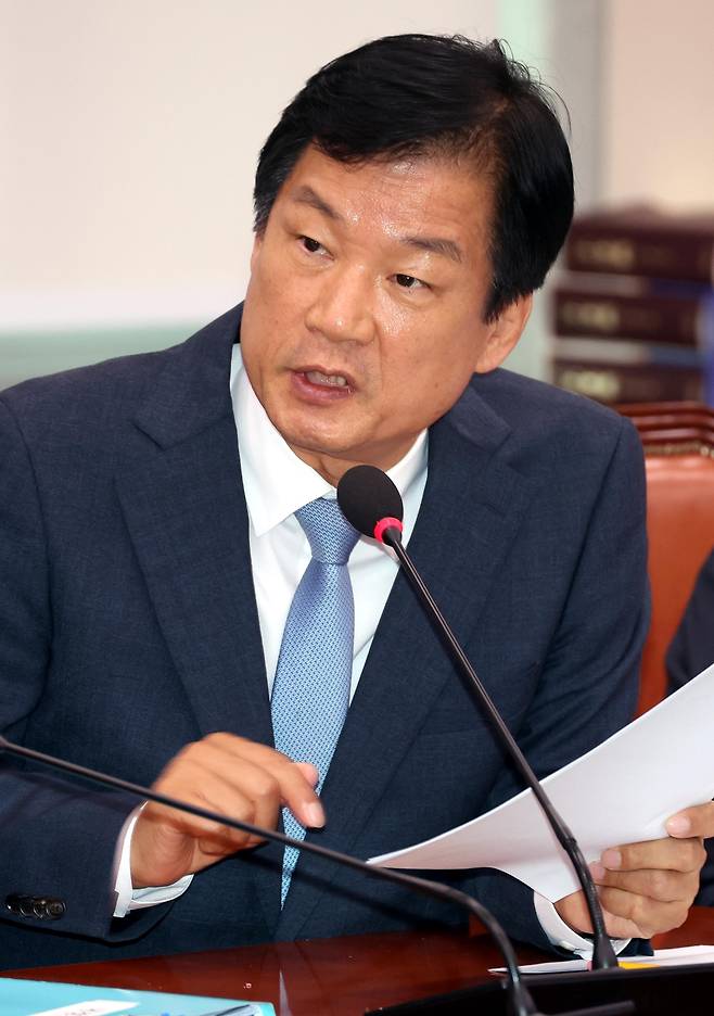 박균택 더불어민주당 의원이 서울 여의도 국회 법제사법위원회에서 열린 공수처에 대한 국정감사에서 질의를 하고 있다.[사진=뉴시스]