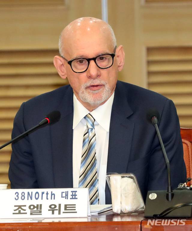 [서울=뉴시스2019년 2월 19일 오전 서울 영등포구 여의도 국회 의원회관에서 열린 한국외교안보포럼-조엘 위트 초청 조찬 간담회에서 조엘 위트 38North 대표가 주제 발표를 하고 있다. (사진=뉴시스DB). 2025.06.12.