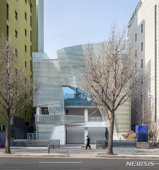 [서울=뉴시스]한남동으로 확장 이전한 리만머핀 서울 건물 전경.