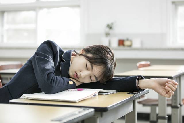 청소년들의 주말 늦잠이 정신 건강에 이롭다는 연구 결과가 나왔다. 사진은 기사의 특정 사실과 관련 없음. 이미지투데이
