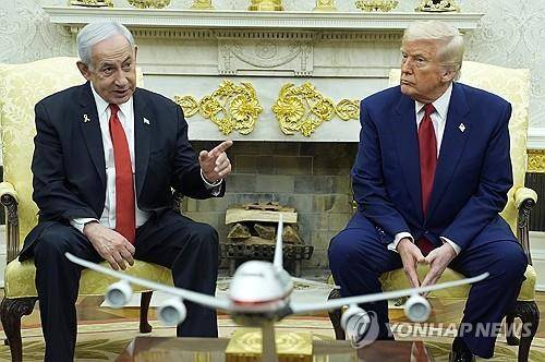 네타냐후 총리(왼쪽)와 트럼프 대통령 [EPA 연합뉴스 자료사진. 재판매 및 DB 금지]