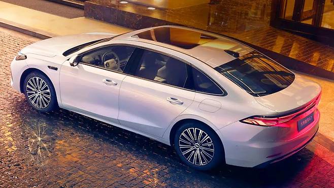 지리 갤럭시 A7 EM i