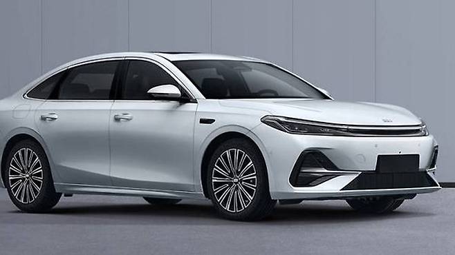 지리 갤럭시 A7 EM i