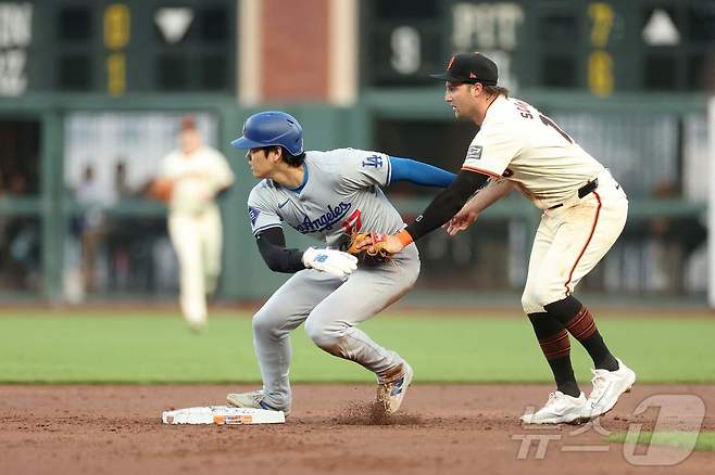 치열한 순위 싸움을 벌이는 LA 다저스와 샌프란시스코 자이언츠. ⓒ AFP=뉴스1
