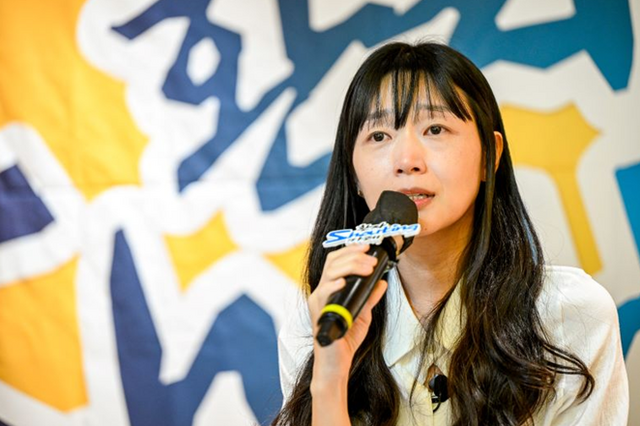 편도 제거 수술 후 상태가 나빠져 사망한 김동희 군 어머니 김소희씨가 2024년 9월 10일 서울 북촌 소재 포레스트구구에서 유족으로 겪은 울분과 의료사고 입증 어려움, 환자 수용 거부 문제를 밝혔다. /사진=한국환자단체연합회