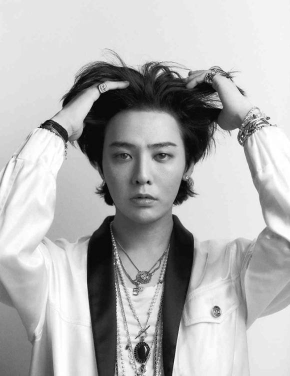 지드래곤이 13일 '피스마이너스원 프리미엄 하이볼 론칭 파티 - 더 시그널'에서 청소년 알코올중독 치료의 지속을 위해 8억 8000만 원을 기부한다. /갤럭시코퍼레이션