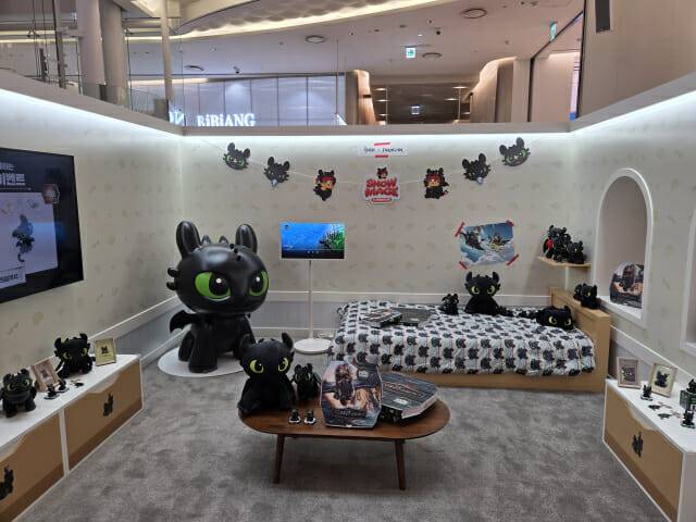 ‘스노우메이지 인 롯데월드타워’와 드래곤 길들이기 투슬리스 컬래버레이션.