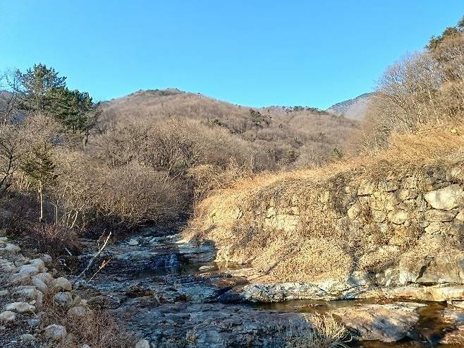 경남 양산시 상복면 내석리의 8.4㎡ 농지. 울산지법 경매9계에 나와 12번 유찰끝에 최저가가 3000원으로 하락했다. 지지옥션 캡처.